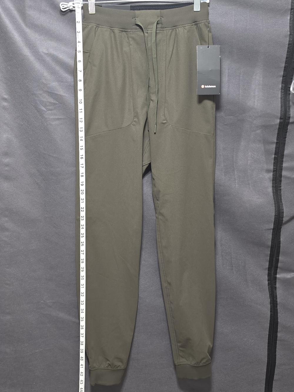 lululemon athletica Men's Olive Jogger Sweatpants